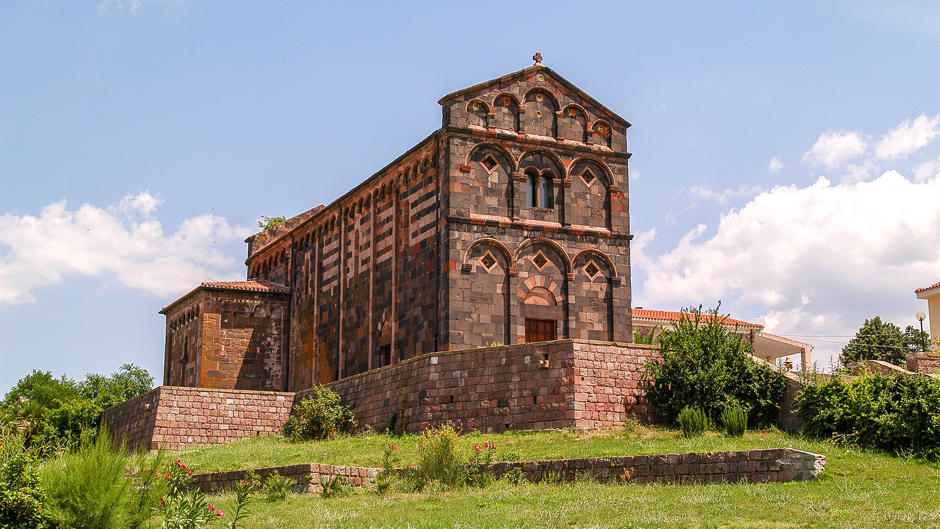 Chiesa romanica Ottana Chiesa romanica Ottana