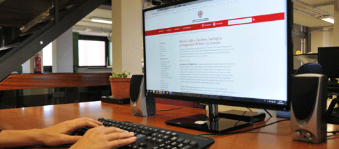 computer, lavoro, ufficio, sviluppo computer, lavoro, ufficio, sviluppo